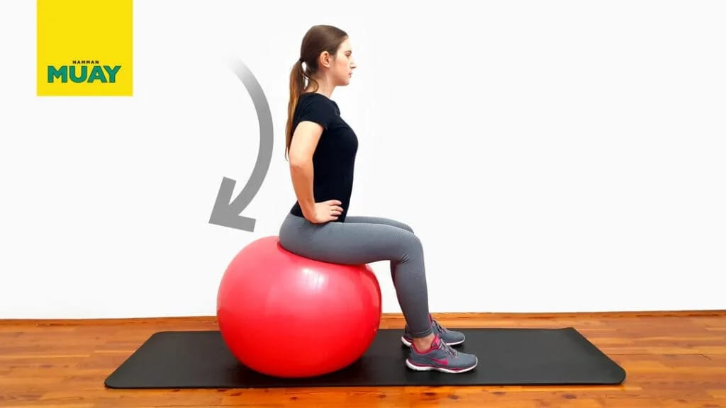 Inclinaciones pélvicas con balón suizo